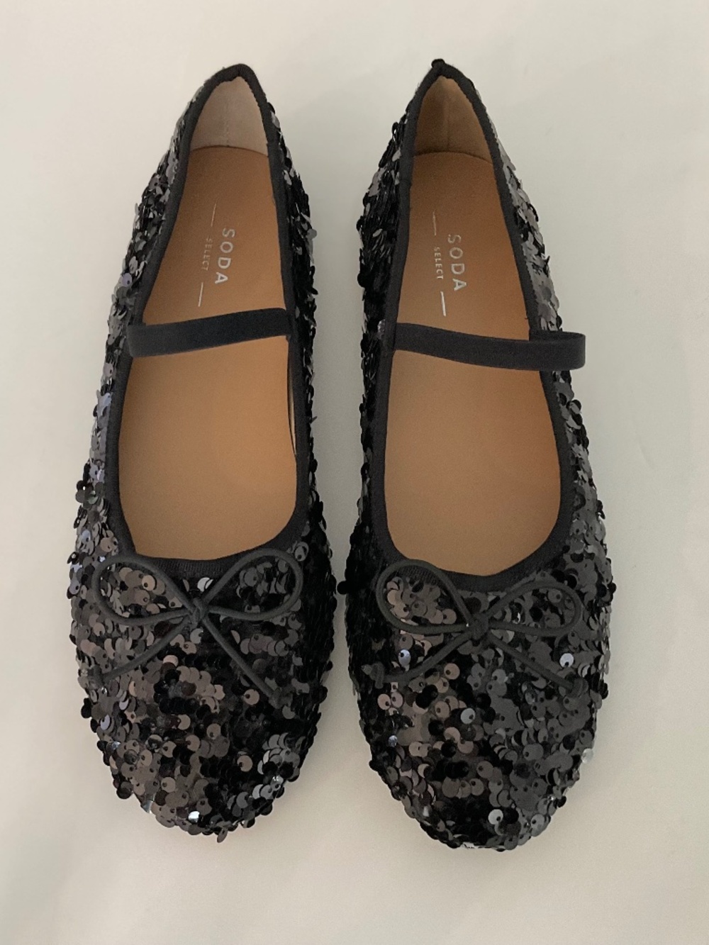 SODA SELECT Black Sequins Bow Mary Jane’s Size 8